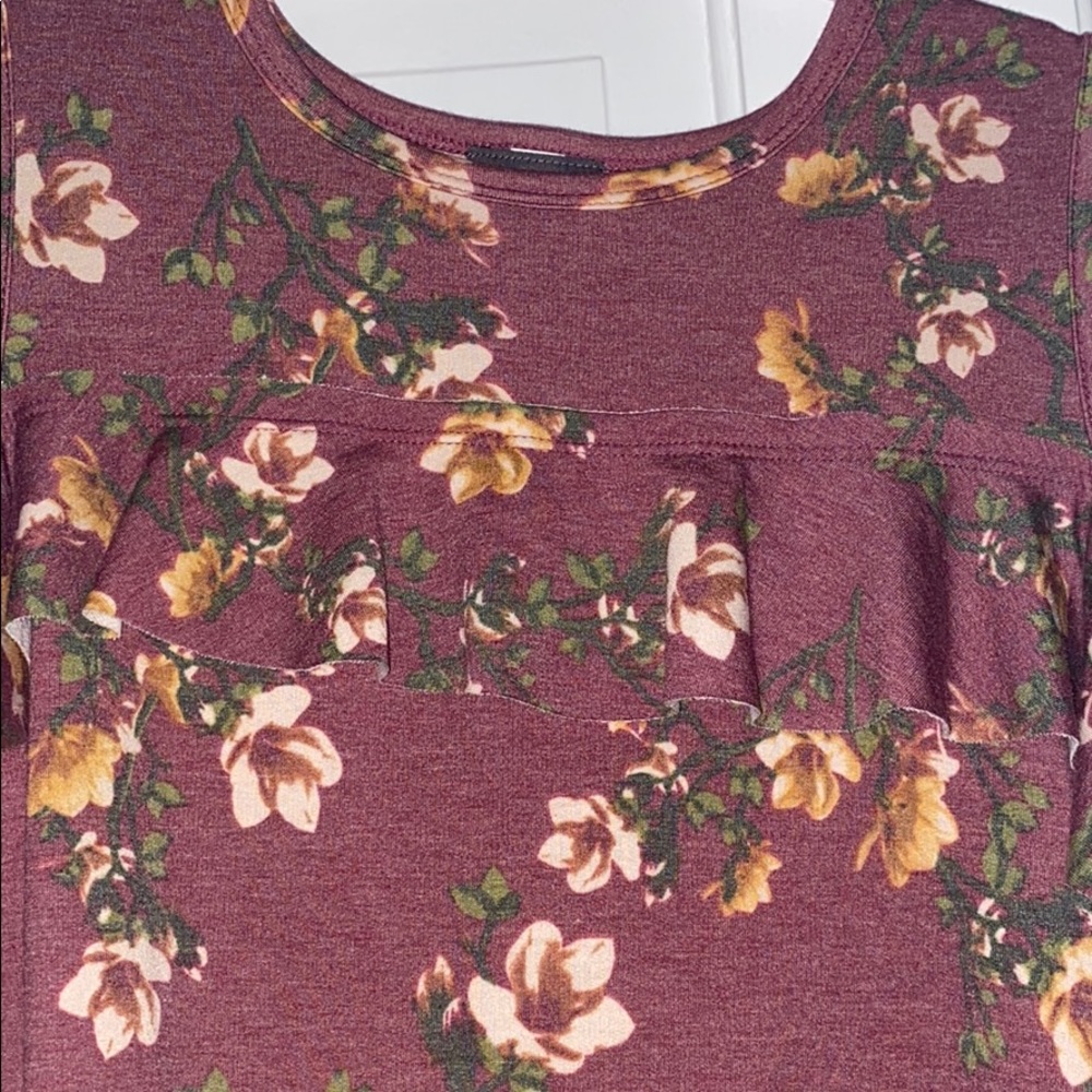 Cold Shoulder Top - Picture 2 of 4